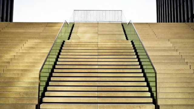 stairs-1056449_1920